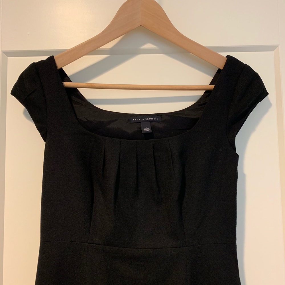 Simple & Beautiful Banana Republic Black Dress